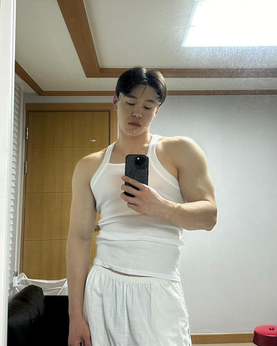 Photo by @jj howoo on April 01, 2024. Không có mô tả ảnh...jpg