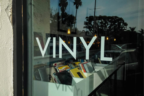 piuma the vinyl aesthetic.jpg