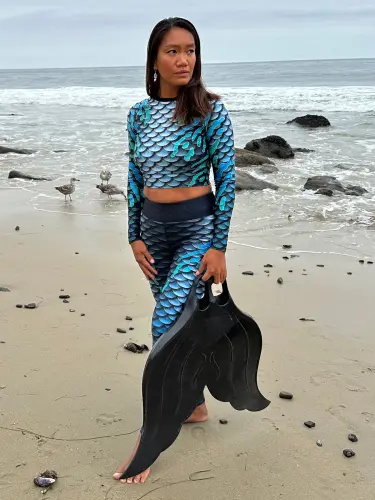 470@guam babe freediverMidnight leggings front 1