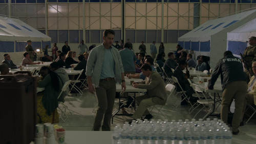 Manifest.S01E01.Pilot.1080p.AMZN.WEB DL.CZ EN.x265.HEVC My.mkv snapshot 06.35 [2024.12.27 18.17.34].jpg