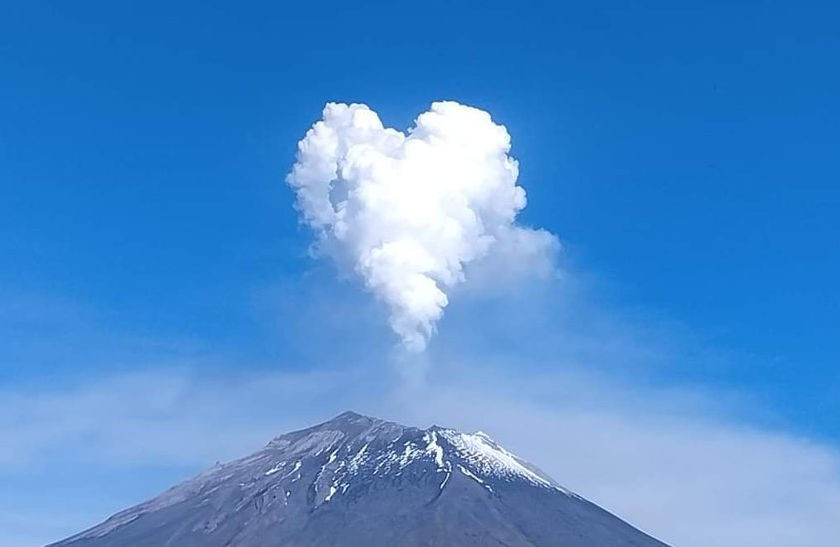 Popocatépetl: Il Vulcano che Emette Fumo a Forma di Cuore