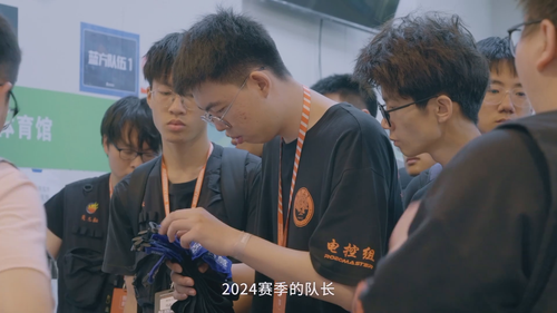 机甲大师.Ji.Jia.Da.Shi.S05E01.2018.1080p.WEB DL.H264.AAC HHWEB.mp4 20250108 060331.661.png