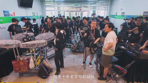 机甲大师.Ji.Jia.Da.Shi.S05E01.2018.1080p.WEB DL.H264.AAC HHWEB.mp4 20250108 060333.404.png