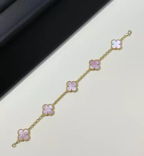 Van Cleef & Arpels Vintage Alhambra 7.5 in Chain Charm Bracelet 18kt Gold8.webp