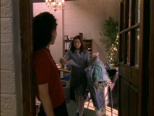 cap Diamond.Girl.1998.480p.AMZN.WEB DL.DDP2.0.H.264 ETHiCS 00 02 15 01.png
