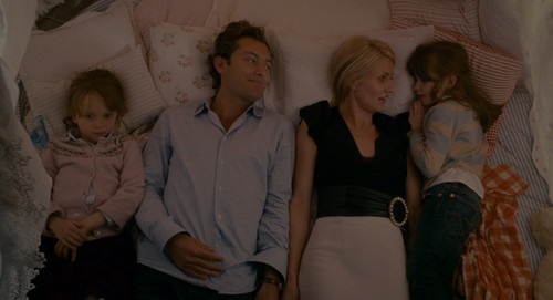 The.Holiday.2006.1080p.BluRay.CZ SK EN.x265.HEVC My.mkv snapshot 01.23.24 [2024.12.16 04.22.55].jpg
