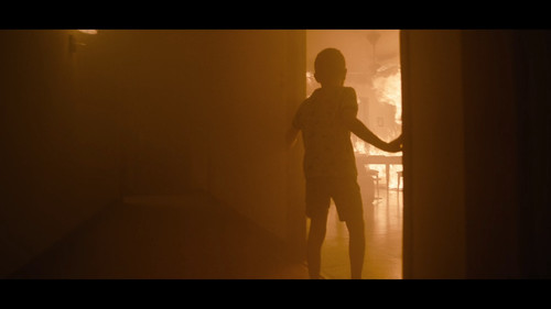 Anthracite.S01E01.Still.on.Fire.1080p.NF.WEB DL.CZ FR.DD+5.1.H.264 FLUX.mkv snapshot 27.46 [2025.01.
