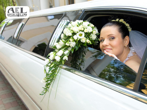 Elegant Limo for Wedding Party in Austin, Texas Book Now.jpg