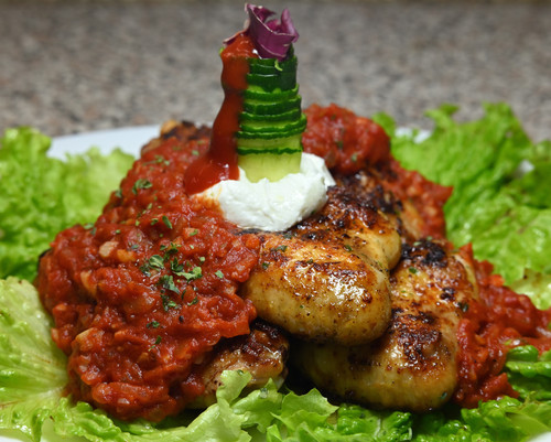 20241229 2144 NikonZ5 85mm f1.8 12mm ex