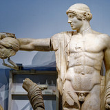 + 1975 wurde das neue Gebäude des archäologischen Museums in Olympia eröffnet. 24