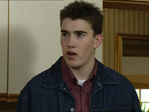 cap Emmerdale Episode 3081 (Jan 1 2002) PDTV x264 00 01 34 02.png