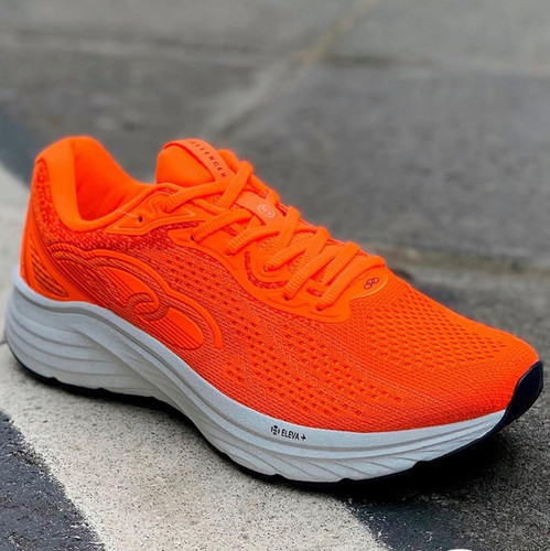Challenger 5 Hypersox Olympikus.jpg