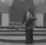 1972 年，挪威电视台转换为彩色电视播放的一刻.gif