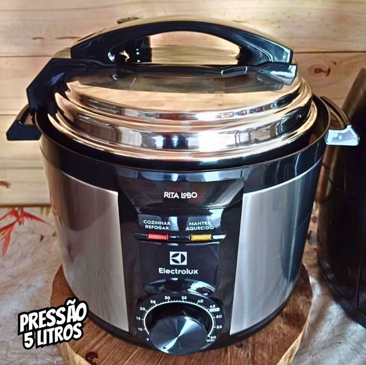 Panela pressão elétrica Electrolux capacidade 5L silenciosa, segura 9 travas, segurança timer feijão manter aquecido, alça antitérmica PCE20 inox 220v por Rita Lobo.