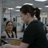 The.Pitt.S01E01.700.A.M.1080p.AMZN.WEB DL.CZ SK EN.DD+5.1.H.264 NTb.mkv snapshot 47.24 [2025.01.10 1