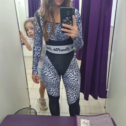 1EVENMOMMIESDRESSINGROOM