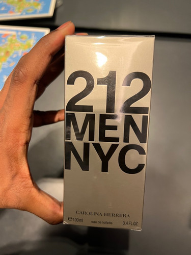 caroline herrera 212 men nyc e 1673342973 d3b8beb8.jpg