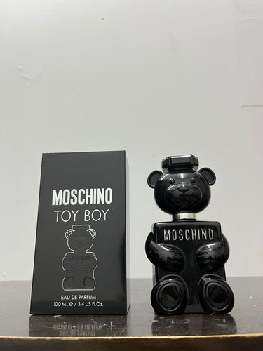 moschino toy boy 1643967552 0b30809c progressive.jpg