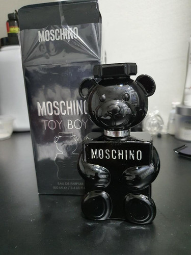 moschino toy boy 1594897964 f6d6e074 progressive.jpg