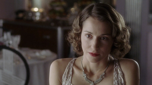 Agatha.Christies.Poirot.S10E01.The.Mystery.of.the.Blue.Train.1080p.BluRay.CZ SK EN.DD.2.0.x265 HDCLU