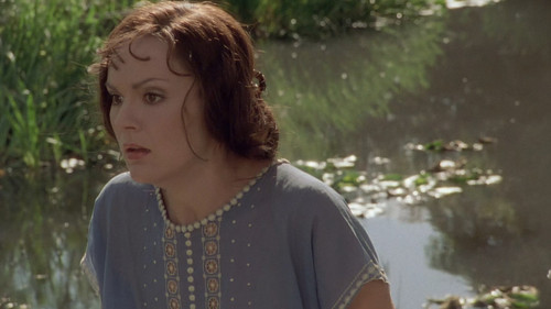 Agatha.Christies.Poirot.S09E01.Five.Little.Pigs.1080p.BluRay.CZ SK EN.DD.2.0.x265 TenSpravnyHDCLUB.m
