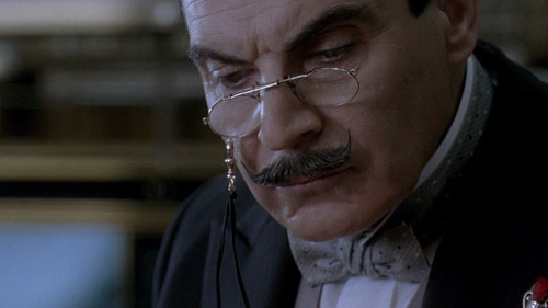 Agatha.Christies.Poirot.S09E01.Five.Little.Pigs.1080p.BluRay.CZ SK EN.DD.2.0.x265 TenSpravnyHDCLUB.m