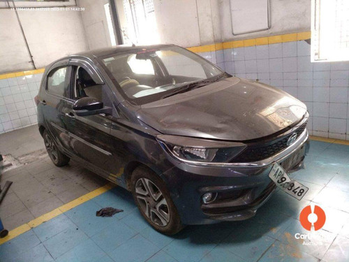 Damaged Vehicle12469026.1