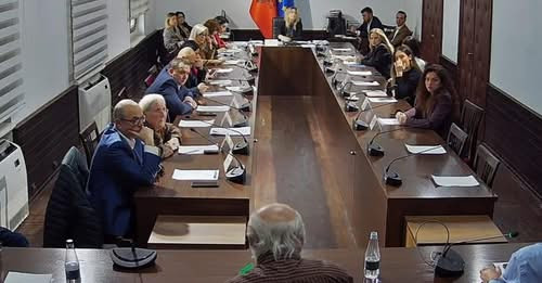 6023935736669496538?url=https%3A%2F%2Fshqiptarja.com%2Fuploads%2F780x440%2F1738582051 komisioniimedi.jpg
