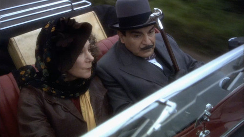 Agatha.Christies.Poirot.S11E01.Mrs.McGintys.Dead.1080p.BluRay.CZ SK EN.DD.2.0.x265 HDCLUB.mkv snapsh