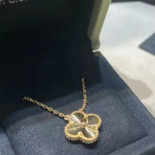 Van Cleef & Arpels 18k Gold Pendant Necklace10.webp