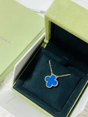 Van Cleef & Arpels Vintage Alhambra 18K YG Turquoise Necklace1.webp