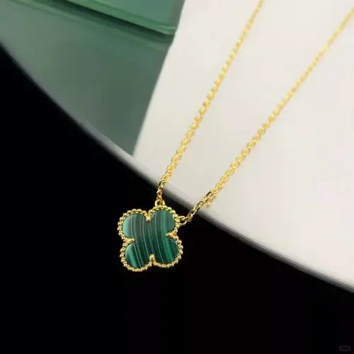Van Cleef & Arpels Vintage Alhambra Necklace 18k YG Malachite4.webp