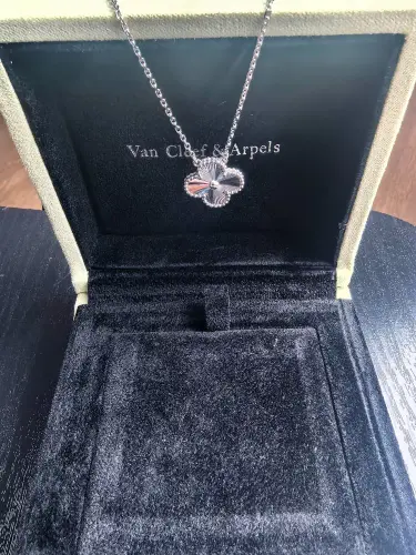 Van Cleef & Arpels Necklace 18K White Gold Pendant0.webp