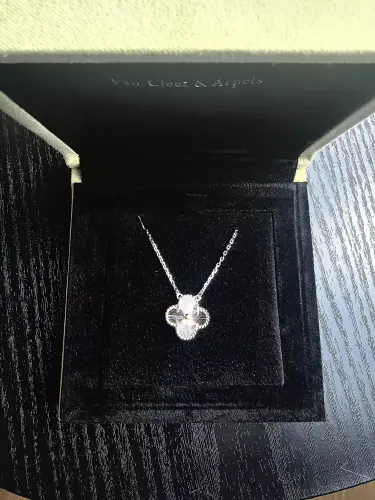 Van Cleef & Arpels Necklace 18K White Gold Pendant6.webp