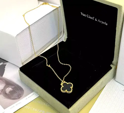 Van Cleef & Arpels Necklace Vintage Alhambra 18KT YG Black Onyx Pendant8.webp
