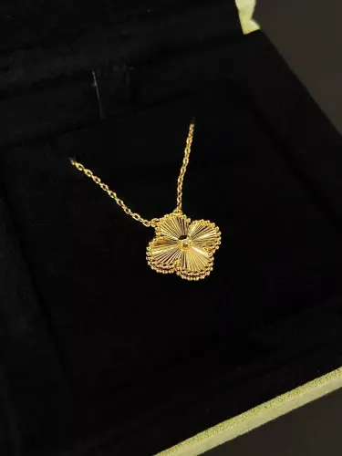 Van Cleef & Arpels Vintage Alhambra 18K yellow Gold Necklace0.webp