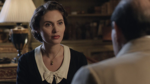 Agatha.Christies.Poirot.S13E01.Elephants.Can.Remember.1080p.BluRay.CZ SK EN.DD.2.0.x265 HDCLUB.mkv s