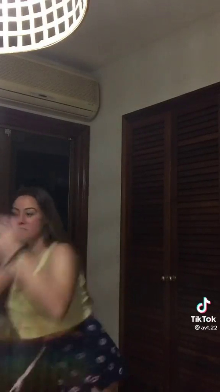 TikTok girl with huge titties dances