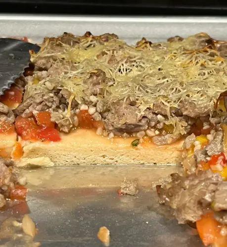 rate my mango salsa ground turkey and shredded cheese pizza v0 rwjxwekuj1ce1.webp