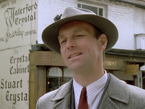 Agatha.Christies.Poirot.S04E01.The.A.B.C..Murders.1080p.BluRay.CZ SK EN.DD.2.0.x265 HDCLUB.mkv snaps.jpg