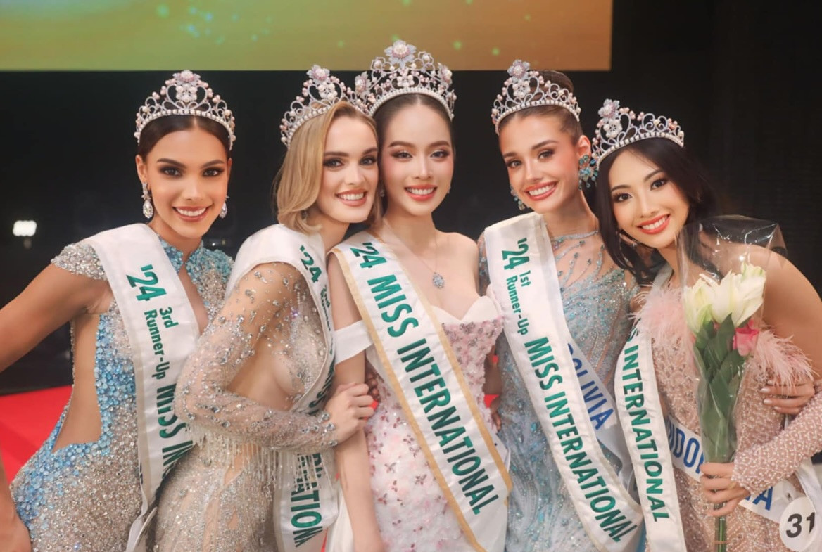 ......Vietnam gana el Miss International 2024. 2u7cZ8B