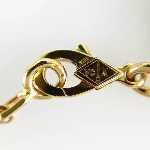 Van Cleef & Arpels Magic Alhambra Yellow gold Shell onyx Necklace6.webp