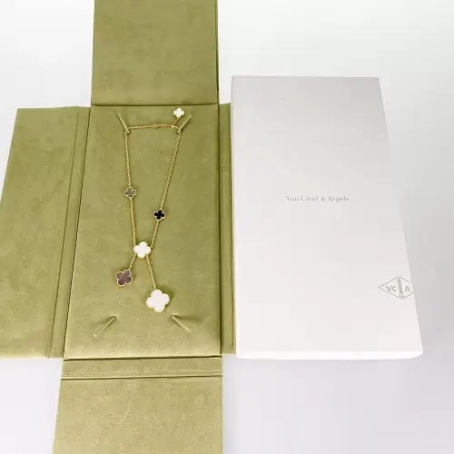 Van Cleef & Arpels Magic Alhambra Yellow gold Shell onyx Necklace18.webp