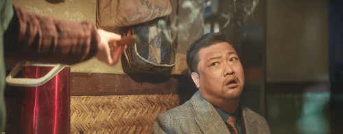 [抓娃娃].Successor.2024.2160p.WEB DL.H265.10bit.DDP5.1 OurTV.mkv 20241104 232401.035.png