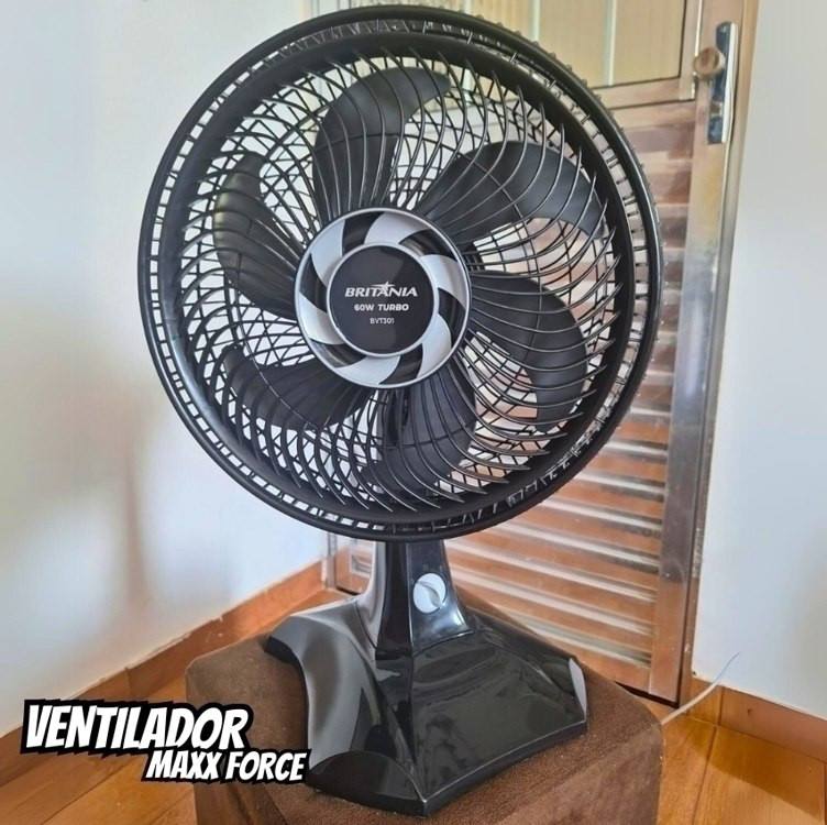 Ventilador de Mesa Britânia BVT301 30cm 6 Pás 3 Velocidades Preto