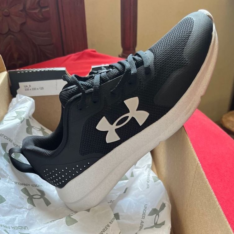 Tênis de Corrida Unissex Under Armour Charged Essential 2