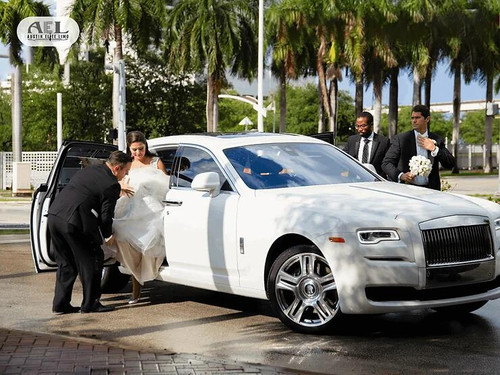 Elegant Limousine Service for Weddings in San Antonio.jpg