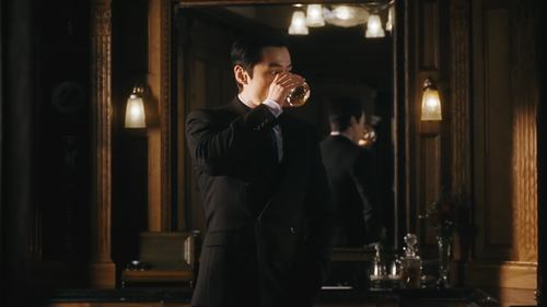 [繁花].Blossoms.Shanghai.S01E01.2023.2160p.WEB DL.H265.10bit.DV.DDP5.1.2Audio OurTV.mp4 20241107 13441.png