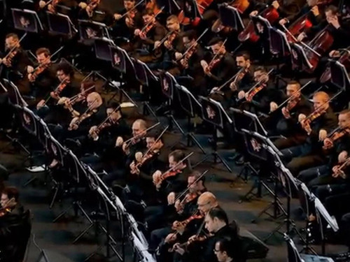 D9c 7ujgqfB uqfr.jpg