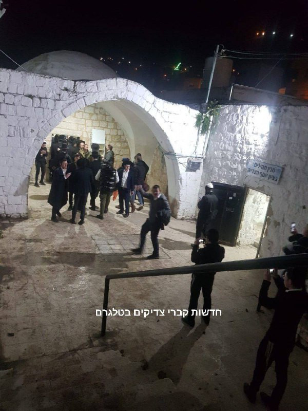 اقتحام المستوطنين قبر يوسف في المنطقة الشرقية لمدينة نابلس....